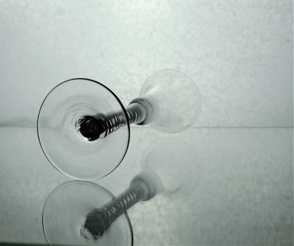 Discover our exquisite Georgian Bell Bowl Opaque Multi Twist Stem Drinking Glass. At 15cm high, it's perfect for entertaining. Shop now for your next unique piece!