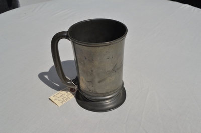 Discover our Victorian pewter tankard, a unique piece from Archway Tavern pub, made by Watts, Euston no. 256. Ideal for historical collectors, shop now!
