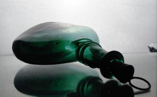 Explore our exquisite collection of 18th century Type III Persian Camel Flasks. Dive in to appreciate its distinct lip-shape and superb condition. Shop now!