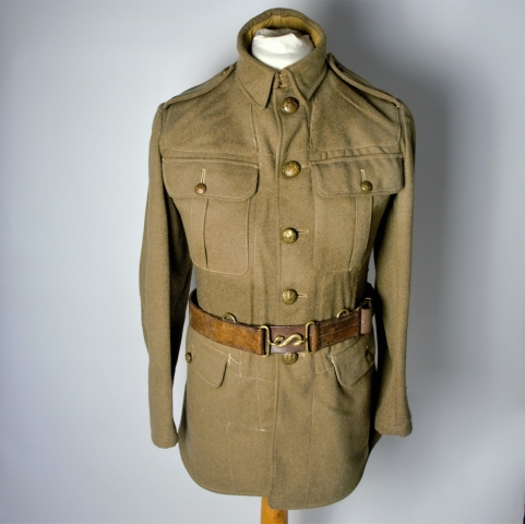 Discover our range of genuine Canadian Oliver Pattern 1914 belts, dated and high quality guaranteed. Shop now and add a piece of history to your collection!