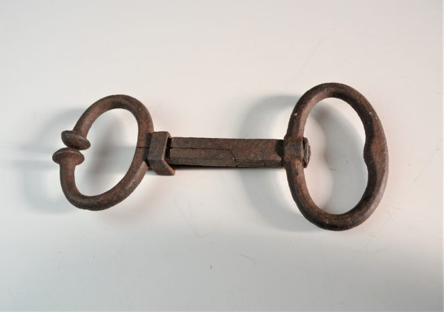 Discover our unique collection of late 19th-century bull nose pullers in reasonable condition. Shop now to add a piece of history to your tool collection!