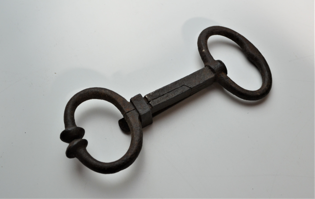 Discover our unique collection of late 19th-century bull nose pullers in reasonable condition. Shop now to add a piece of history to your tool collection!