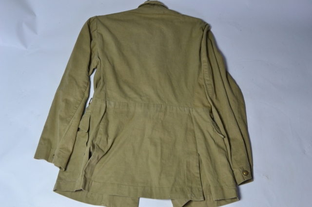 Discover our range of authentic Grenadier Guards officers' jackets and trousers, post 1918. Ideal for reenactments, history enthusiasts, or collectors. Shop now!