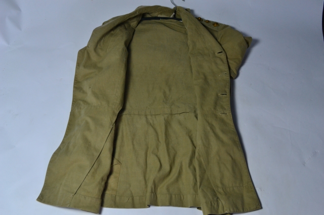 Discover our range of authentic Grenadier Guards officers' jackets and trousers, post 1918. Ideal for reenactments, history enthusiasts, or collectors. Shop now!