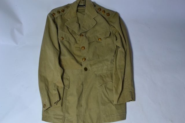 Discover our range of authentic Grenadier Guards officers' jackets and trousers, post 1918. Ideal for reenactments, history enthusiasts, or collectors. Shop now!