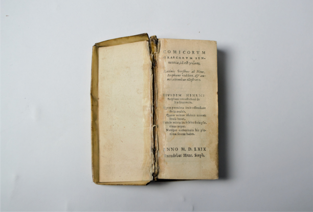 Discover our rare Elizabethan Gentries pocket book from 1569. Admire the Gold writing on its medieval rubricated vellum and enjoy its antique leathery charm. Order now!