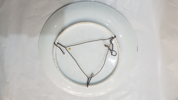 Discover our collection of antique ceramics, like this 1890 hand-decorated plate by B. Stuart. Adorned with colorful exotic birds, it measures 31 cm. Shop now!