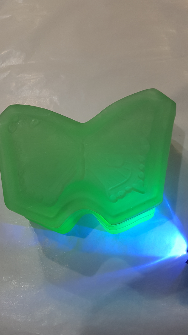 Explore our collection of Art Deco trinket boxes, featuring our Uranium butterfly box in excellent condition. Buy now for a touch of vintage charm.