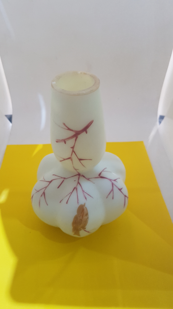 Discover our collection of 19th century Uranium overlay vases. Circa 1890, 14cm high, in good condition. Shop now for such unique antique pieces!