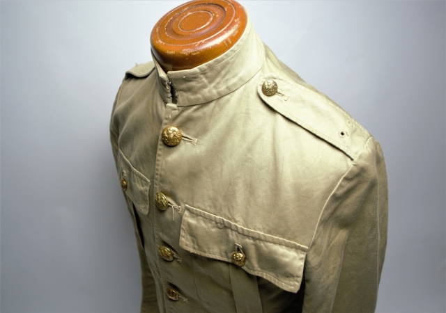 Explore our collection of Royal Marines KD frocks, featuring single vent, mandarin collars, and post-1918 service buttons. Act now, cherish the history!