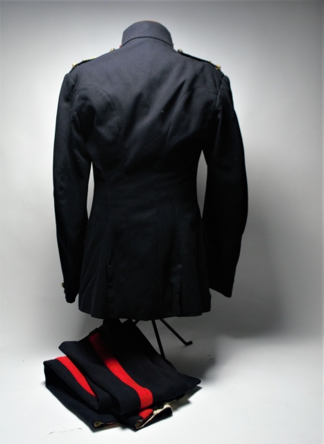 Discover the historic Royal Army Signal Corps Brigadier's Dress from our war memorabilia collection. Worn by Ralph Rayner, it offers a significant piece of history. Shop now!
