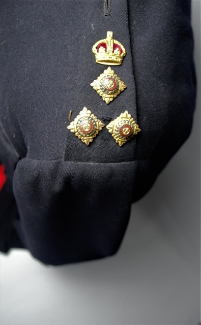Discover the historic Royal Army Signal Corps Brigadier's Dress from our war memorabilia collection. Worn by Ralph Rayner, it offers a significant piece of history. Shop now!
