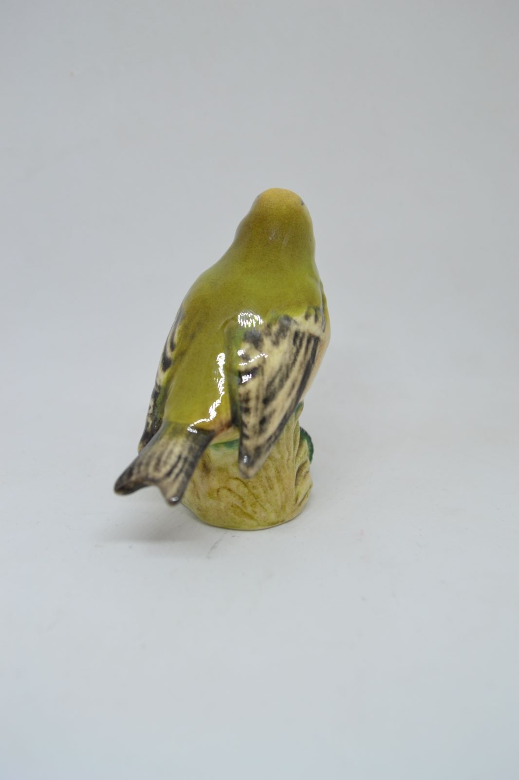 Shop our charming Beswick, England Gold Crest Figure No 2415. At just 7cm high, it's the perfect addition to any collection. Explore now for exclusive deals!