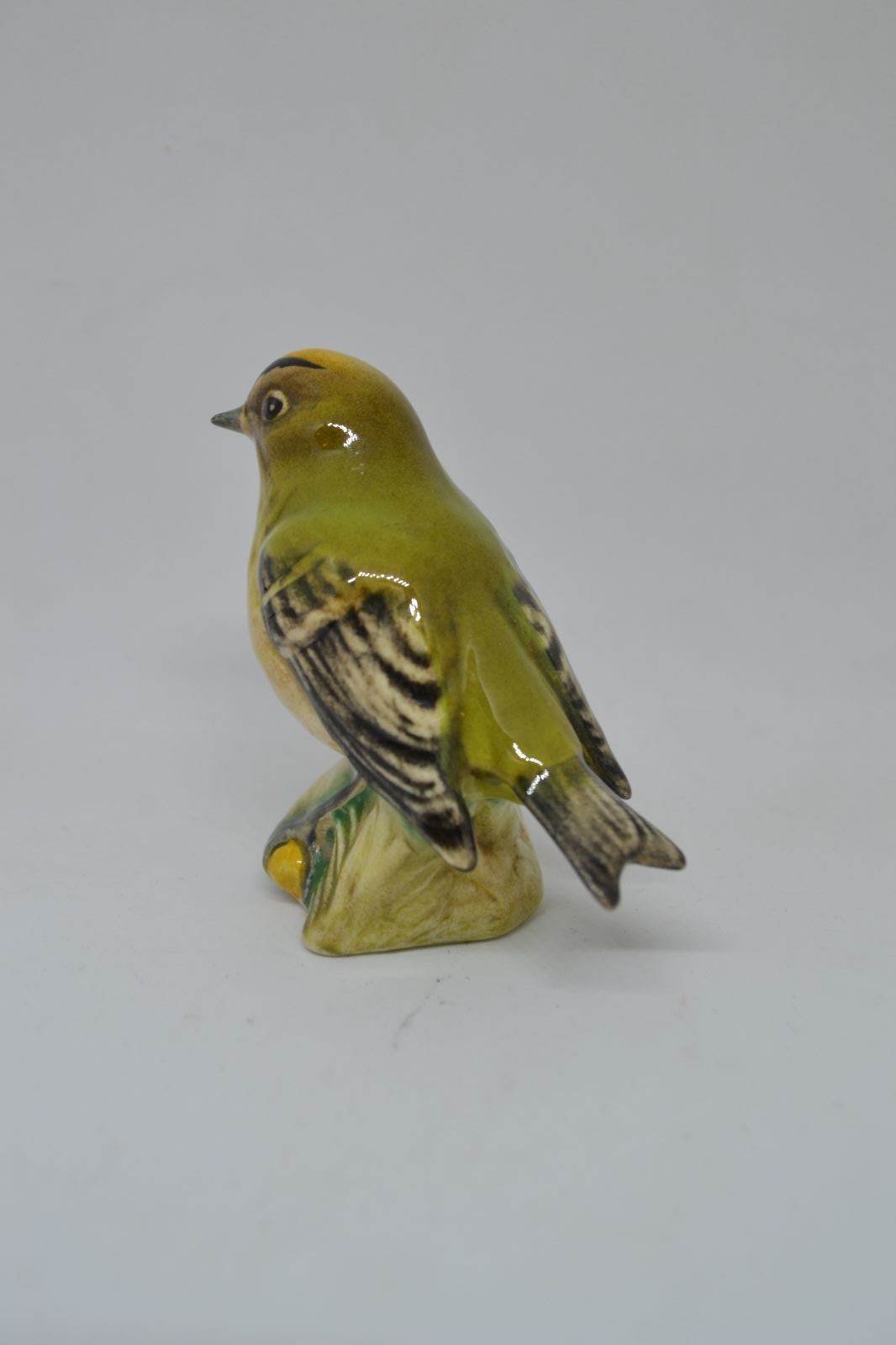 Shop our charming Beswick, England Gold Crest Figure No 2415. At just 7cm high, it's the perfect addition to any collection. Explore now for exclusive deals!