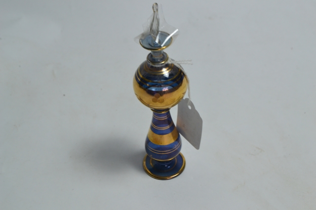 Uncover the perfect signature scent in our extensive perfume bottle collection! Explore sizes, brands, and unique fragrances. Shop now to elevate your aroma!