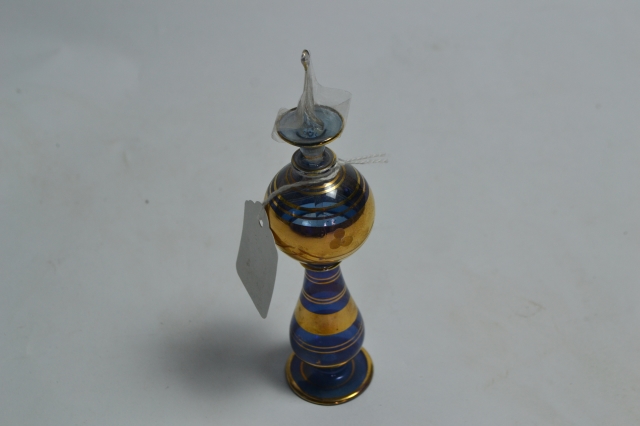 Uncover the perfect signature scent in our extensive perfume bottle collection! Explore sizes, brands, and unique fragrances. Shop now to elevate your aroma!