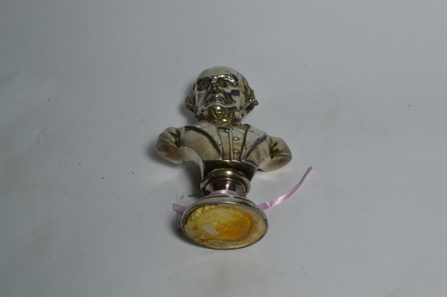 Explore our stunning collection of 19th century white metal busts. Don't miss the masterpiece of Gladstone by Josept Pitt. Grab yours now.