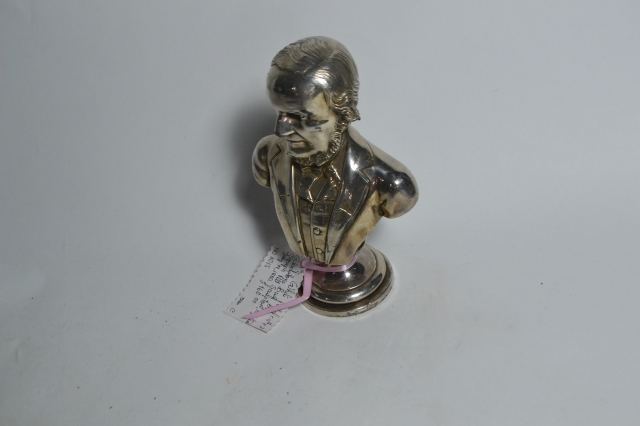 Explore our stunning collection of 19th century white metal busts. Don't miss the masterpiece of Gladstone by Josept Pitt. Grab yours now.