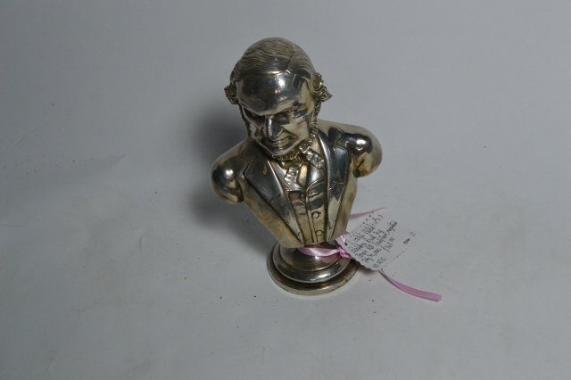 Explore our stunning collection of 19th century white metal busts. Don't miss the masterpiece of Gladstone by Josept Pitt. Grab yours now.