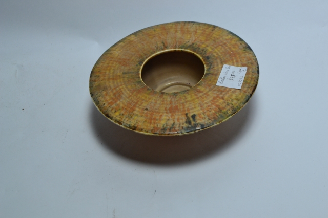 Explore our diverse range of Carlton Ware vases, perfect for any home decor. Uncover exquisite designs, sizes, and colors. Shop now for your ideal match.