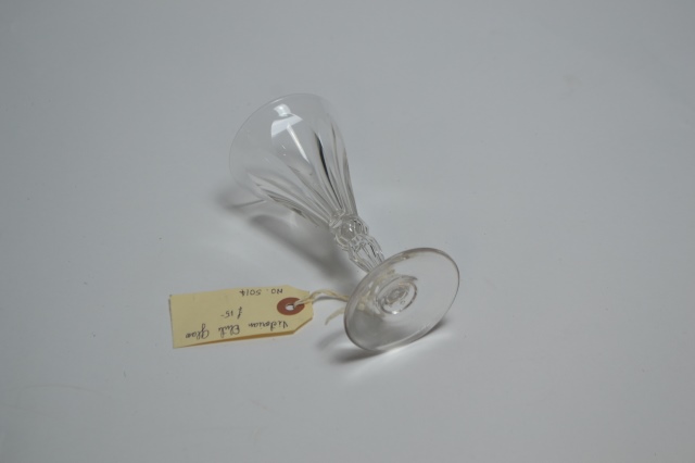 Discover our delicate Victorian flute glasses, 14cm high, perfect for your elegant dining. Browse now and add a touch of sophistication to your table settings.