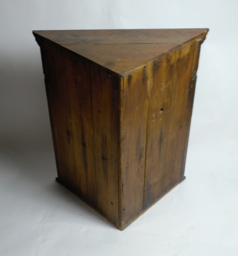 Discover our 19th-century small Oak corner cupboard in good condition, 72cm high x 56cm across the front. Explore now for unique antique furnishings!