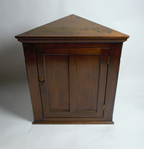 Discover our 19th-century small Oak corner cupboard in good condition, 72cm high x 56cm across the front. Explore now for unique antique furnishings!