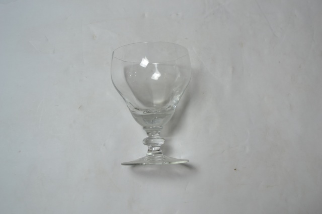 Discover our elegant set of six Georgian style rummers. Crafted with precision, these items define luxury. Browse now to elevate your dining experience!