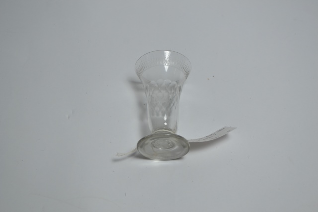 Discover our exclusive Victorian jelly glass, standing at 11cm high. Add a touch of class to your home. Shop now and add this unique piece to your collection!