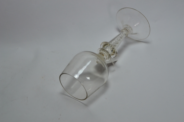 Shop our Spiral Twist Drinking Glasses perfect for everyday use or special occasions! Discover unbeatable durability and unique design. Order now & transform your dining experience!