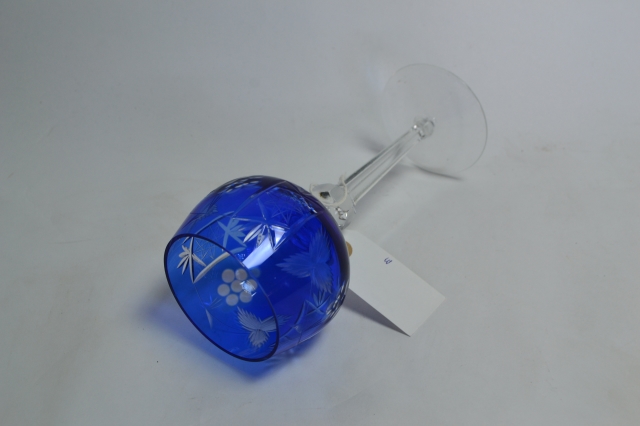 Discover our Bohemian blue long-stemmed wine glasses! High-quality and beautifully designed for your elegant dining. Shop now and elevate your dining experience.