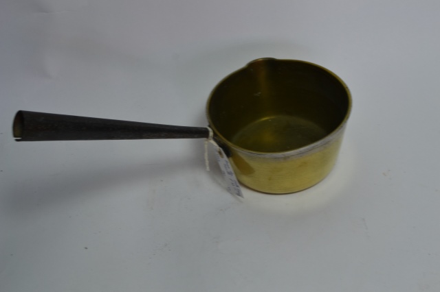 Shop for our high-quality 18cm brass pan! Its heavy-duty construction guarantees long-lasting use. Order now and elevate your cooking experience.