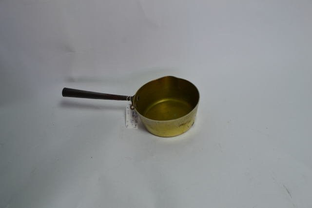 Discover our range of durable 18cm brass pans. Ideal for home or professional use with long-lasting quality. Shop now for the best kitchenware deals!