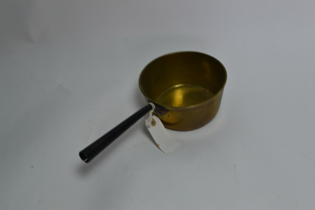 Explore our collection of small brass pans! With a convenient 15cm size, it's perfect for your cooking needs. Order now and get free shipping!