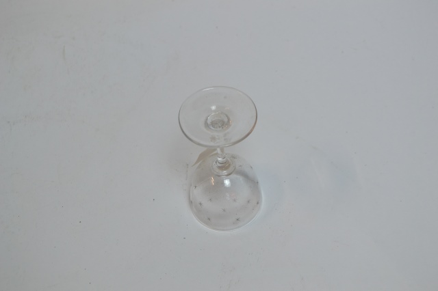 Discover our elegant Pall Mall or Lady Hamilton glass star pattern. Unleash your style with our high-quality pieces. Shop now to uplift your dining experience!