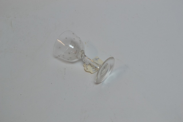 Discover our elegant Pall Mall or Lady Hamilton glass star pattern. Unleash your style with our high-quality pieces. Shop now to uplift your dining experience!