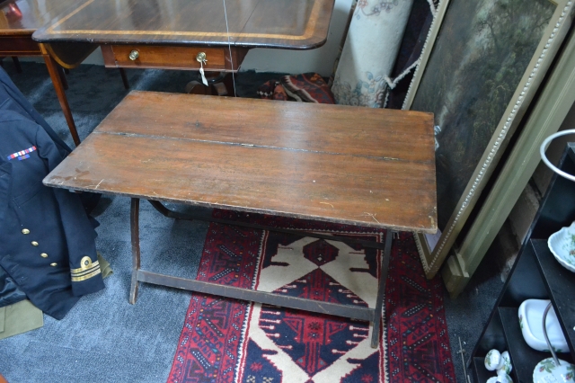 Discover our unique Edwardian campaign tables! Handcrafted, steeped in history, perfect for a classic touch to your decor. Shop now and add elegance to your home.