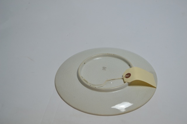 Discover rare and exclusive Prattware plates in our online collection. Highly-detailed specifications provided. Buy now for your elegant tableware collection!