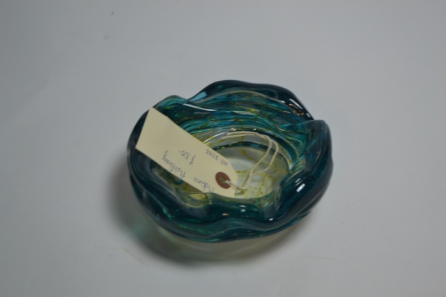 Explore our Mdina glass ash trays – premium, hand-blown, and aesthetically pleasing. Order now to add sophistication to your spaces!