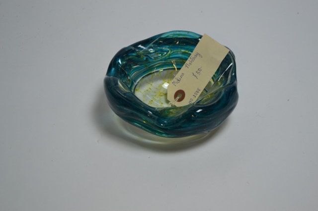 Explore our Mdina glass ash trays – premium, hand-blown, and aesthetically pleasing. Order now to add sophistication to your spaces!