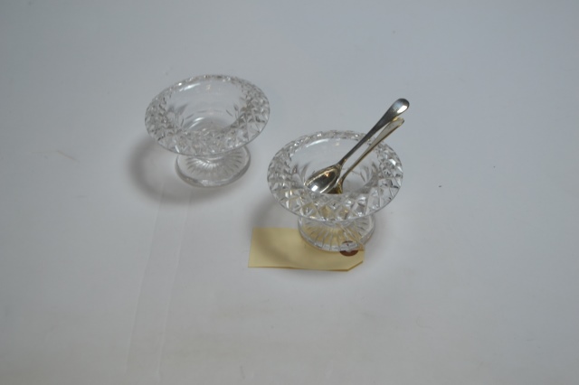 Discover our collection of antique Regency salt bowls! Made from the finest materials, these unique pieces add luxury to your dining. Start shopping now for these sought-after items!