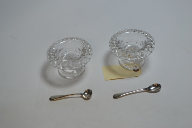 Discover our collection of antique Regency salt bowls! Made from the finest materials, these unique pieces add luxury to your dining. Start shopping now for these sought-after items!