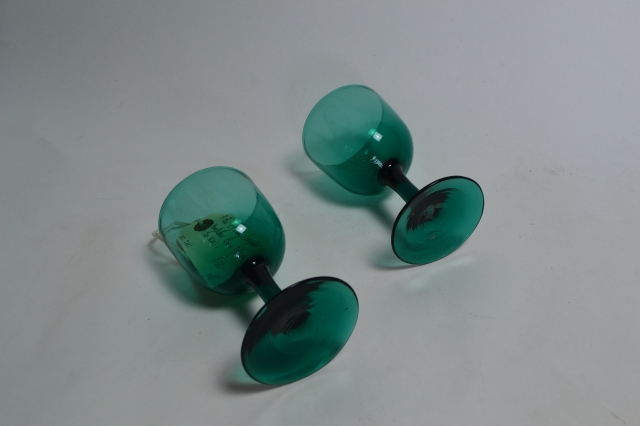 Discover our stunning collection of Georgian green wine glasses. Handcrafted and perfect for any occasion. Shop now to find your unique piece!