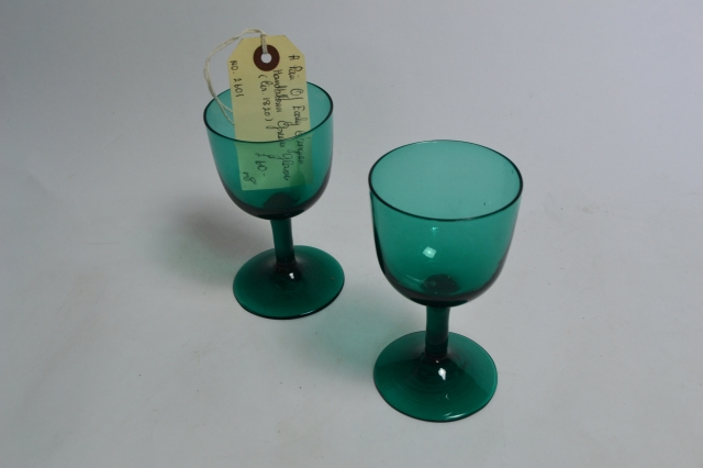 Discover our stunning collection of Georgian green wine glasses. Handcrafted and perfect for any occasion. Shop now to find your unique piece!