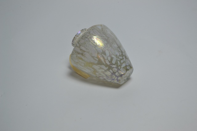 Discover our Royal Brierley opaque squat vase, a perfect addition to any home decor. Unique, 15cm high and finely crafted. Shop now for this masterpiece!