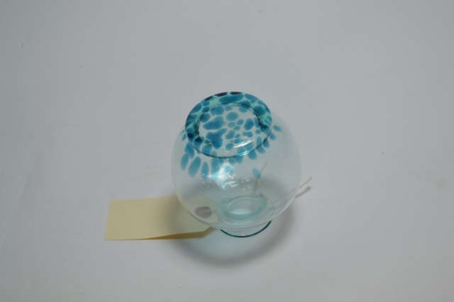 Explore our Royal Brierley studio glass collection. Marvel at pieces standing 10cm high. Unleash the beauty of your interiors. Shop now!