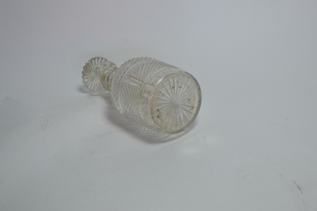 Discover our range of classic Georgian decanters, standing 23cm high. Handcrafted with exquisite detail. View our collection and add elegance to your table setting.