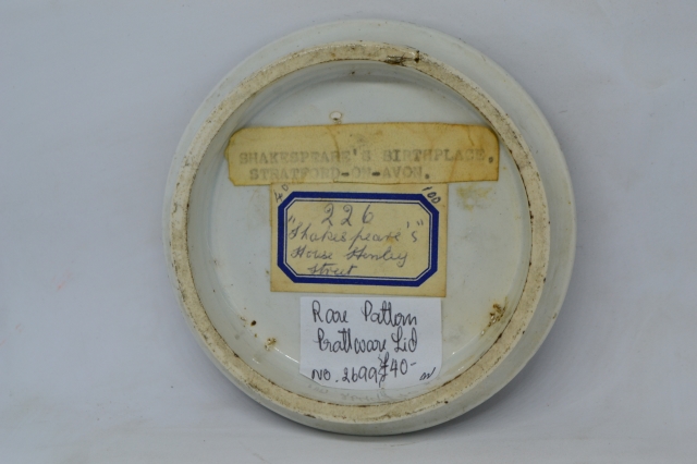 Discover our exclusive range of Prattware lids, featuring designs like Shakespeare's birthplace. Shop now and add a touch of class to your collection.