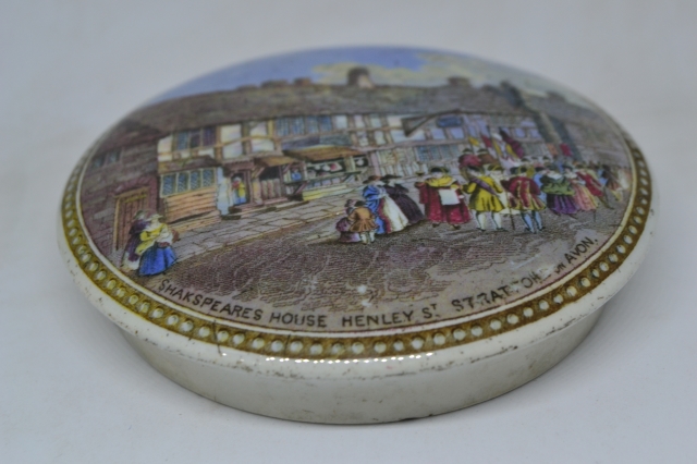Discover our exclusive range of Prattware lids, featuring designs like Shakespeare's birthplace. Shop now and add a touch of class to your collection.