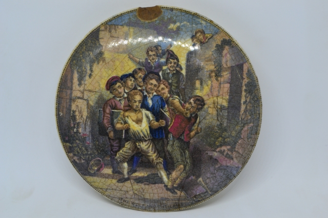 Prattware Lid 'The Wolf and the Lamb'.